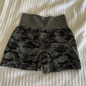 Camo fitness shorts